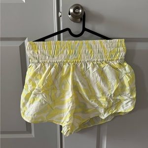 Small H&M Sport Short